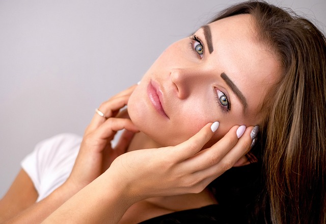 Øjenskyggetips fra professionelle makeupartister med Youngbloods produkter